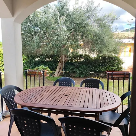 Casacarini - Vacanze Sul Mare Con Piscina Idromassaggio * Carini