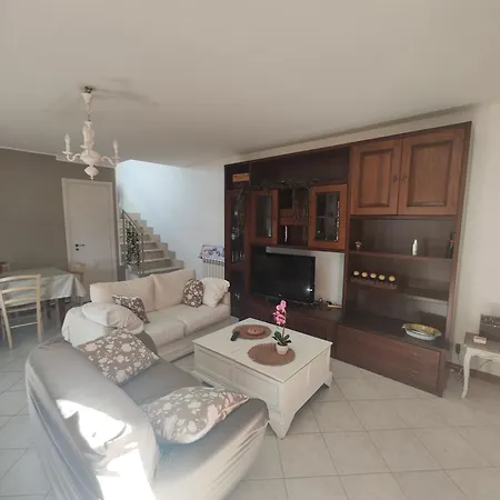 Villa Casacarini - Vacanze Sul Mare Con Piscina Idromassaggio